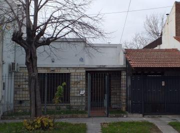 Casa · 151m² · 4 Ambientes · 1 Cochera · Casa Muy Buen Estado