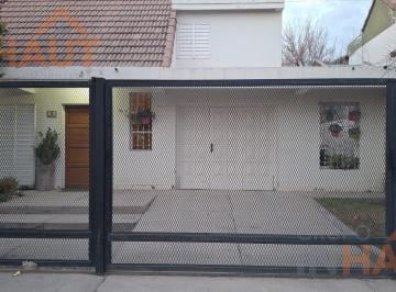 Casa · 120m² · 3 Dormitorios · Casa en Venta en Barrio Bancario de Fernández Oro