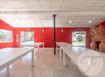 Local comercial · 150m² · 5 Ambientes · Venta de Salón de Usos Múltiples Habilitado - 150 m² Cubiertos con Arboleda Autóctona - Santa Lucia