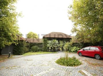 Casa · 500m² · 5 Ambientes · 3 Cocheras · Casas en Venta en Barrio Don Carlos, Gonnet