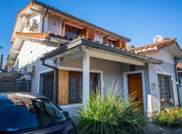 Casa · 204m² · 6 Ambientes · 2 Cocheras · Casa 6 Ambientes en Venta en Hurlingham