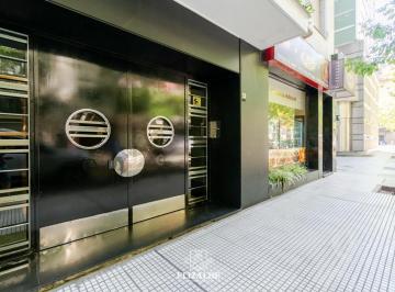 Departamento · 102m² · 4 Ambientes · Arenales y Esmeralda - a Reciclar - Oportunidad Inversión - Bajas Expensas - Patio