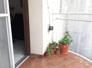 Departamento de 2 ambientes, Flores · Semipiso 2 y 1/2 Ambientes Al Contrafrente con Balcón | Bonifacio 2990