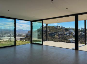 Casa · 280m² · 6 Ambientes · 5 Cocheras · Casa en La Cuesta en Planta Baja