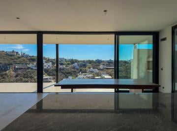 Casa · 280m² · 6 Ambientes · 5 Cocheras · Casa en La Cuesta en Planta Baja