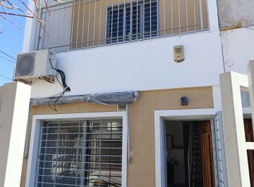 PH de 4 ambientes, Córdoba · 2 Dorm, 2 Baños, Patio con Asador Impecable!