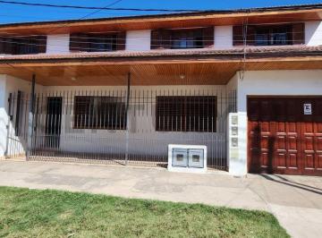 Casa · 240m² · 6 Ambientes · 3 Cocheras · Casa en Venta en La Plata (En Bloque, de 6 Dorm.)