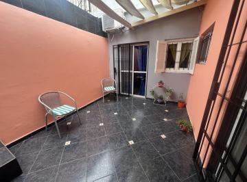PH · 32m² · 4 Ambientes · Venta Casa de Pasillo Arroyito - Apta Credito!