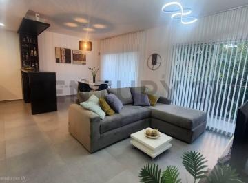 Departamento · 61m² · 2 Ambientes · 1 Cochera · Departamento en Venta en La Plata (1 Dormitorio Al Frente con Cochera)