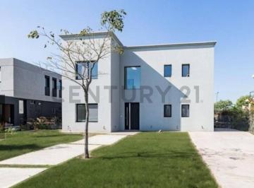 Casa · 185m² · 5 Ambientes · 2 Cocheras · Casa de Diseño en Los Ceibos con Sauna, Pileta y Lote de 600 m² - Barrio Los Ceibos - Puertos