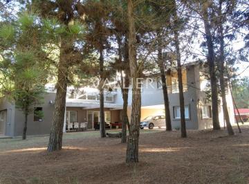 Casa · 230m² · 6 Ambientes · 1 Cochera · Casa en Alq. Temporario en Costa Esmeralda, Costa Atlántica, Buenos Aires