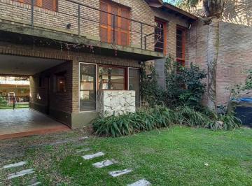 Casa · 238m² · 4 Ambientes · 3 Cocheras · Casa en Venta 3 Dorm. - La Florida