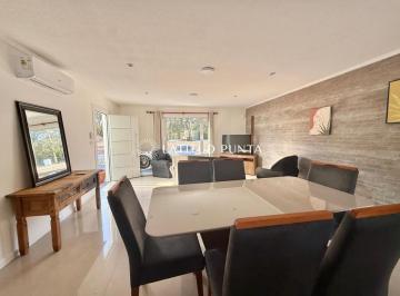 Foto1 · Casa Moderna en Venta