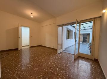 PH · 114m² · 4 Ambientes · 1 Cochera · PH en Castelar Norte con Cochera - Venta