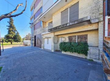 Casa · 210m² · 4 Ambientes · 2 Cocheras · Casa en Venta de 3 Dormtorios y Cochera en La Plata