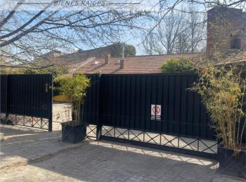 Casa de 7 ambientes, Neuquén · Casa en Venta Barrio Río Grande, Jardines del Rey, Neuquén Capital. Zapla N° 150.