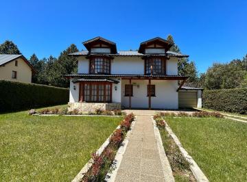 Casa · 175m² · 5 Ambientes · 1 Cochera · Casa en La Colina
