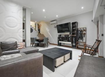 Casa · 204m² · 5 Ambientes · 1 Cochera · Venta Casa PH 5 Ambientes con Cochera Play en Devoto