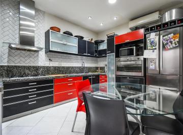 Casa · 204m² · 5 Ambientes · 1 Cochera · Venta Casa PH 5 Ambientes con Cochera Play en Devoto