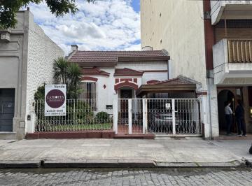Terreno · 290m² · 5 Ambientes · 1 Cochera · Venta Casa en Lote Propio