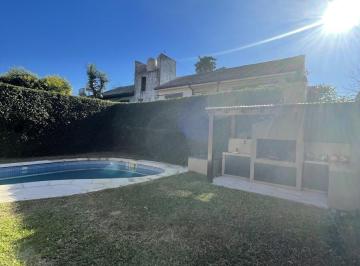Casa · 190m² · 6 Ambientes · 2 Cocheras · Casa en Venta, 5 Dorm.. Punta Chica.