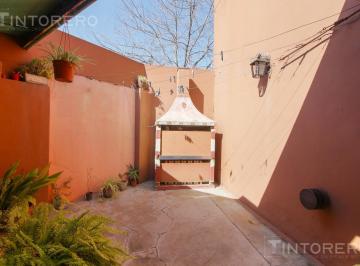 Casa · 88m² · 3 Ambientes · 1 Cochera · Casa de 3 Ambientes Mas Patio y Garage
