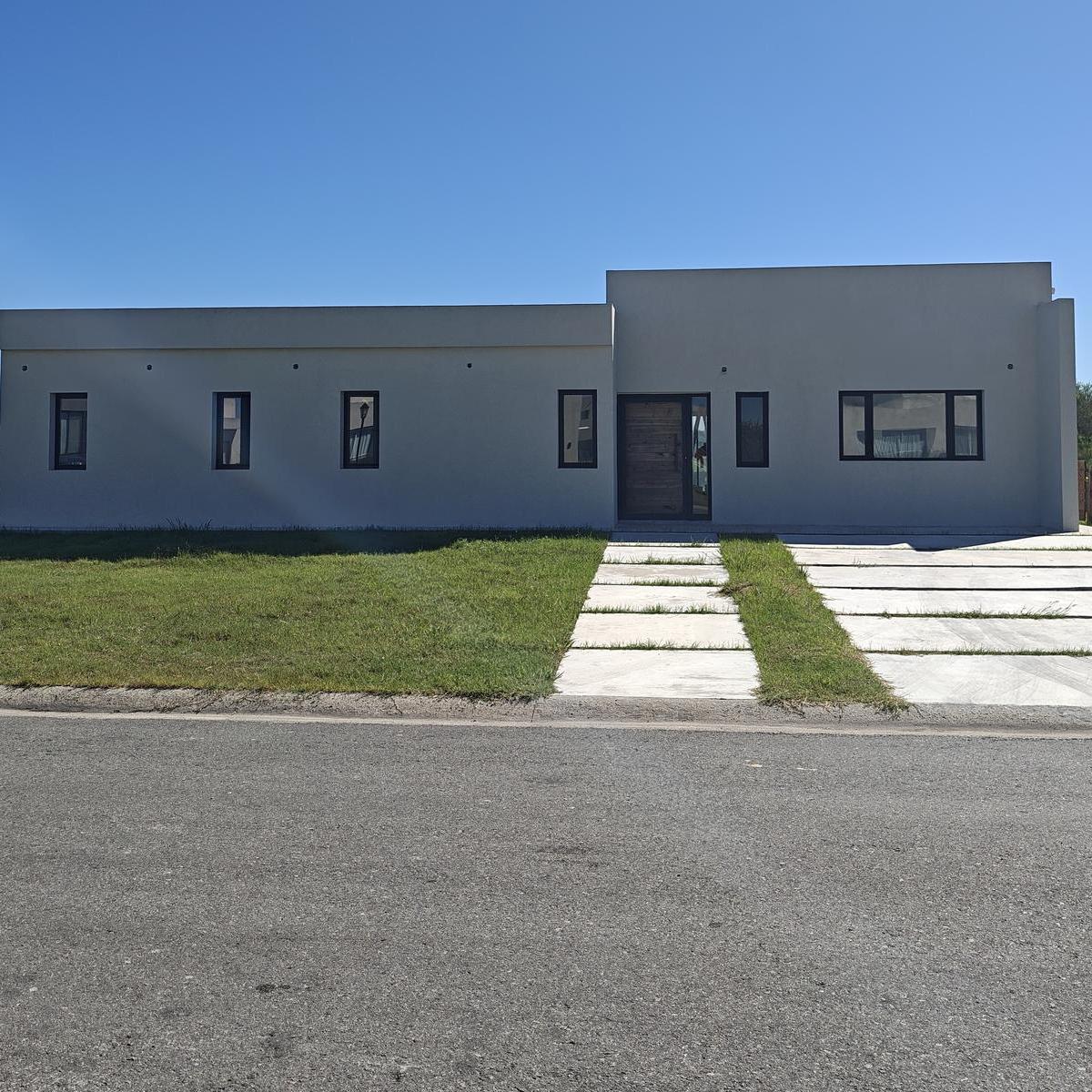 Venta Casa San Sebastian Area 7 a la Laguna con 3 Dormitorios