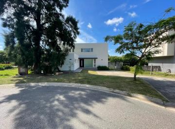 Casa · 199m² · 5 Ambientes · 2 Cocheras · Casa en Venta San Matías con 3 Dorm., Escobar