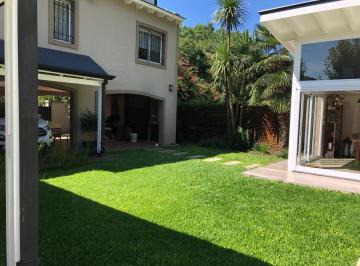 Casa de 6 ambientes, La Plata · Casa Dos Plantas, Tres Dorm. Dos Entradas Para Vehículos, Piscina, Quincho