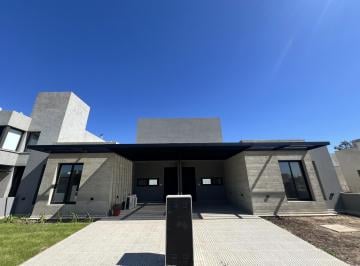 Casa · 108m² · 3 Ambientes · 1 Cochera · Casa 2 Dorm. San Ignacio Village