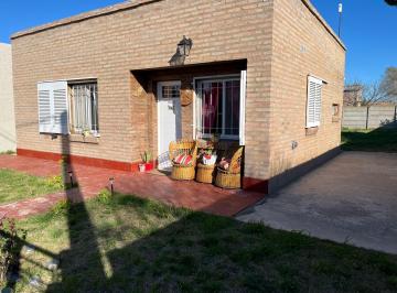 Casa de 3 ambientes, Tornquist · Casa 2 Dorm. Nueva Amplio Lote en Venta Saldungaray