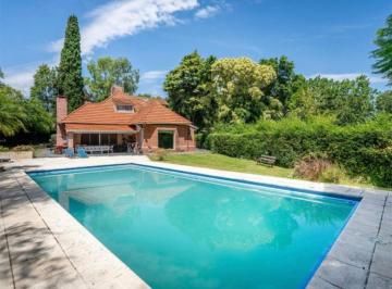 Casa · 420m² · 4 Dormitorios · Casa en Lomas de San Isidro
