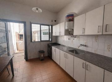 PH · 94m² · 4 Ambientes · PH de 4 Ambientes en Flores