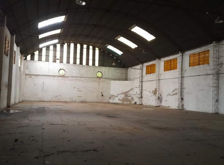 Bodega-Galpón · 1592m²