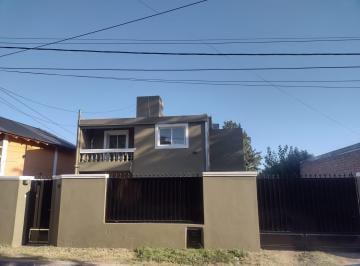 Casa de 6 ambientes, Juana Koslay · Casa 4 Habitaciones Juana Koslay Las Chacras