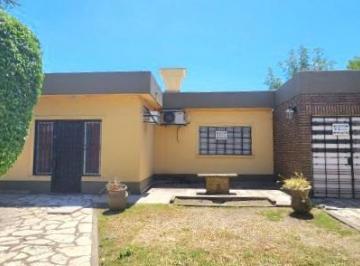 Casa de 5 ambientes, Almirante Brown · Residencia Única en Claypole Centro