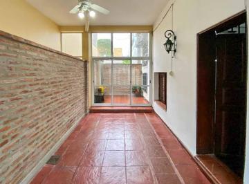 Imagen 1 - Amplia casa de 3 dormitorios con patio y terraza en zona Hospitales, excelente distribución. - · Amplia Casa de 3 Dorm. con Patio y Terraza en Zona Hospitales, Excelente Distribución.