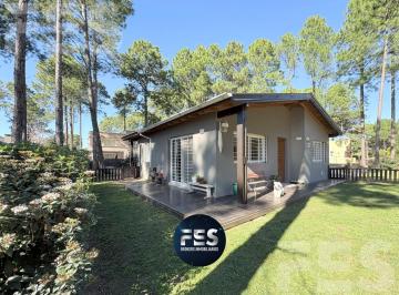 Casa · 165m² · 4 Ambientes · 1 Cochera · Venta Casa en Pinamar