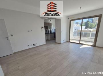 Departamento de 2 ambientes, Tres de Febrero · Excelente Depto de 2 Ambientes 47 m² Al Frente. con Balcón y Parrilla – Caseros