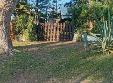 Casa de 4 ambientes, Las Toninas · Chalet en PH 4 Amb Entrada de Auto Patio Fondo Libre