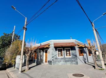 Casa · 160m² · 3 Ambientes · 1 Cochera · Vende Casa Dos Dorm., Santa Rosa La Pampa