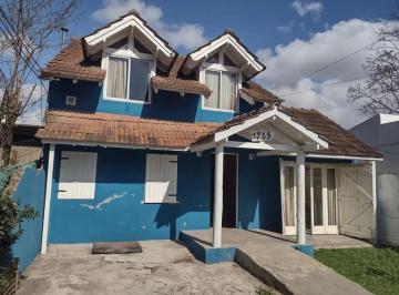 Casa de 6 ambientes, Lomas de Zamora · Propiedad con Renta Inmediata y Gastos de Escrituración Incluidos.