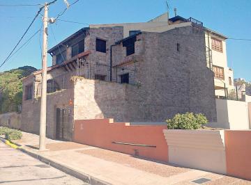 Casa · 680m² · 3 Cocheras · Venta Chalet Actualmente Posee 8 Departamentos Independientes