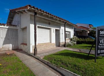 Casa · 90m² · 3 Ambientes · 1 Cochera · En Venta Casa 3 Ambientes Zona Chauvin. a Reciclar.