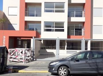 Garage , Villa del Parque · Cochera Fija Descubierta en Edificio de 6 Años en Villa del Parque