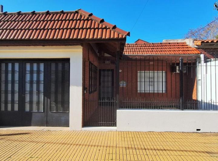 Casa · 70m² · 3 Ambientes · 1 Cochera