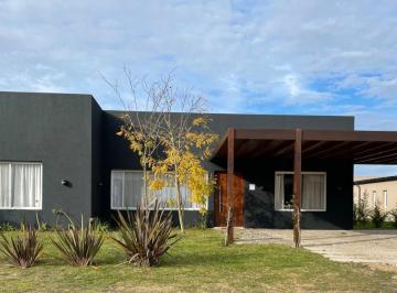 Casa de 6 ambientes, Costa Esmeralda · Ecuestre 300 C/ Pileta Cercada P/14 + 2 Pax, 5 Dorm, Mas Dependencia