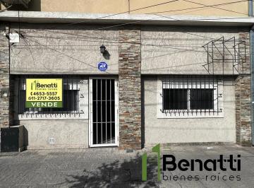 PH · 51m² · 3 Ambientes · 1 Cochera · PH Tipo Casa Al Frente. Tres Ambientes con Cochera y Patio
