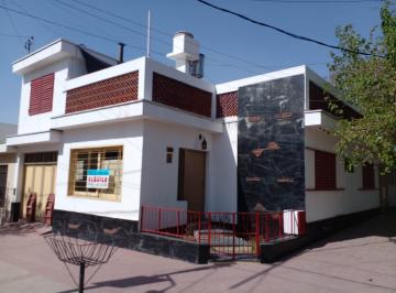 Casa · 100m² · 5 Ambientes · 1 Cochera · Casa en Venta