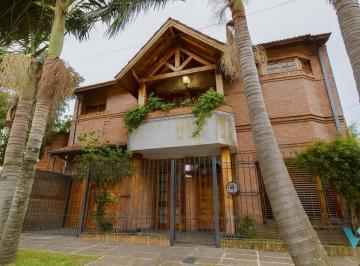 Casa · 160m² · 5 Ambientes · 2 Cocheras · Casa 5 Ambientes en Venta Ituzaingó Norte